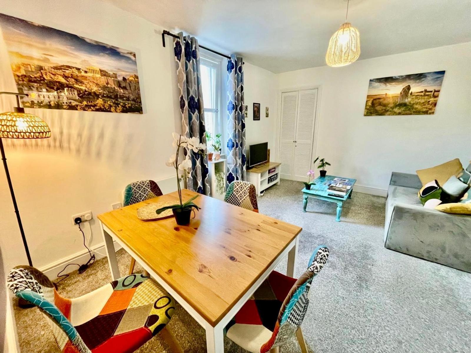 Cosy Authentic Flat In The Heart Of กาลาชีลส์ ภายนอก รูปภาพ