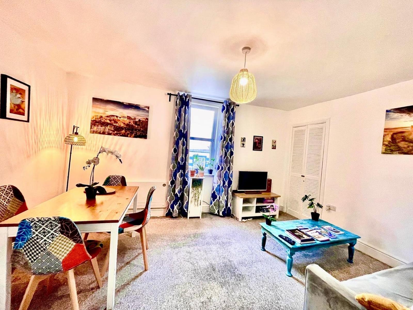 Cosy Authentic Flat In The Heart Of กาลาชีลส์ ภายนอก รูปภาพ